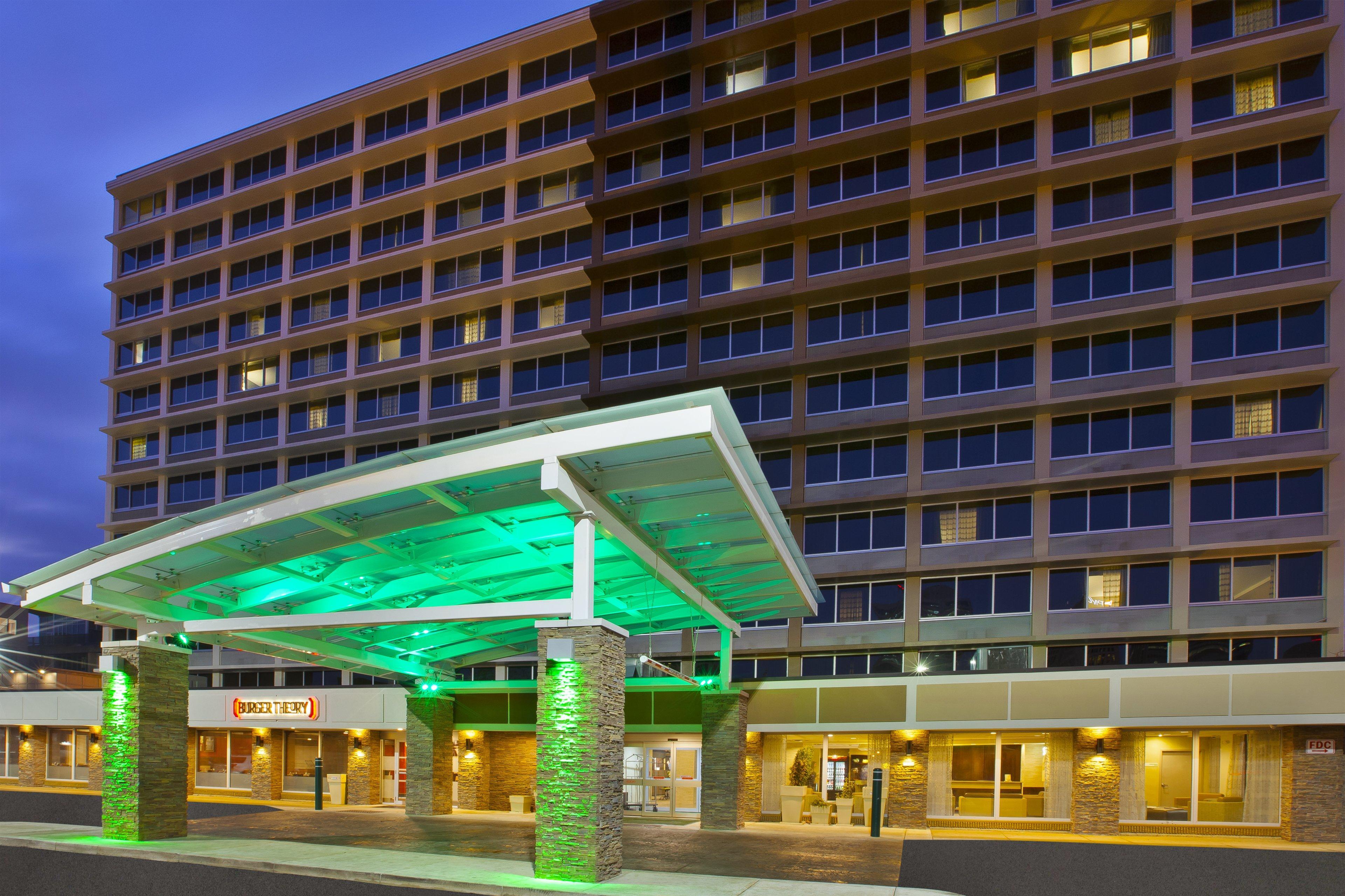 Holiday Inn Columbus Dwtn-Capitol Square By Ihg Bagian luar foto
